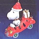 Snoopy Driving Car w/Present